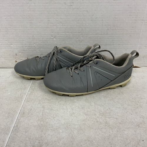 Used Soccer Cleats Grey Junior 02.5 11762-S000060650 Vist Large View of Product Image Which is Used Soccer Cleats Grey Junior 02.5