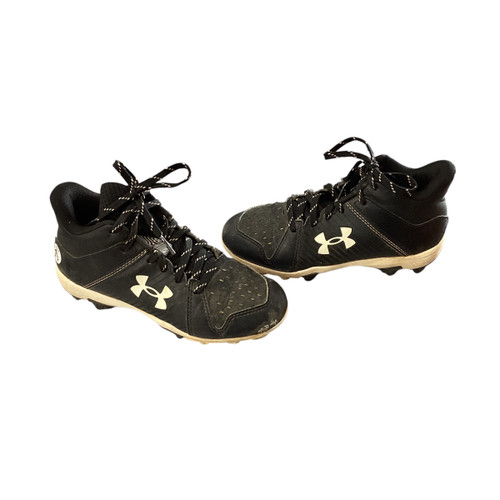 Vist Large View of Product Image Which is Used Under Armour LEADOFF BB CLEATS BB/SB Cleats Black Junior 01.5 11760-S000073386