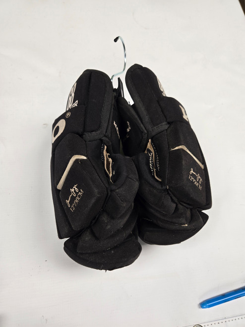 Vist Large View of Product Image Which is Used Koho JAGER Intermediate Gloves Black 12"