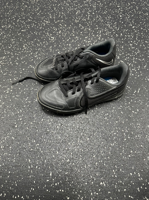 Vist Large View of Product Image Which is Used Nike Soccer Indoor Shoes Black Junior 01