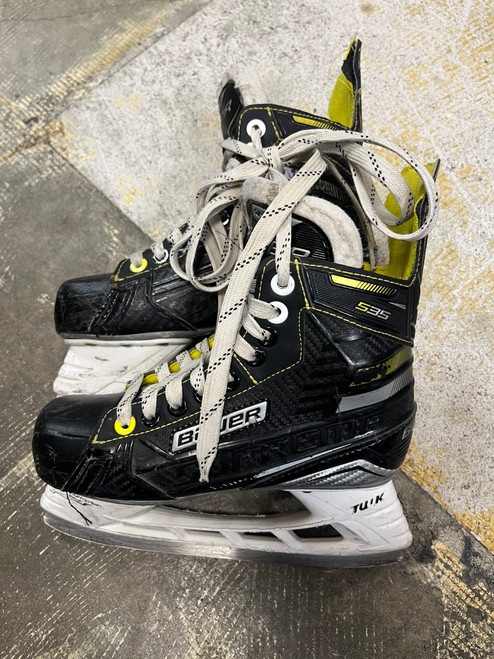 Vist Large View of Product Image Which is Used Bauer SUPREME S35 SKATES Junior Hockey Skate Junior 02 11774-S000079760