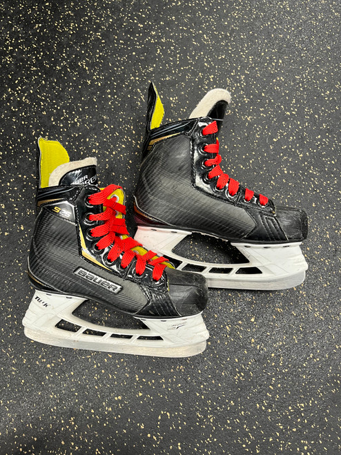 Vist Large View of Product Image Which is Used Bauer SUPREME S25 Junior Hockey Skate Junior 01 11774-S000079768