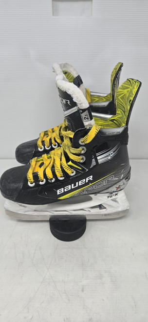 Vist Large View of Product Image Which is Used Bauer VAPOR X4 Junior Hockey Skate Junior 02.5 11795-S000023287