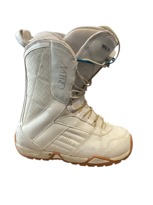 Vist Large View of Product Image Which is Used Nitro TLS Boys Snowboard Boots None Junior 05.5