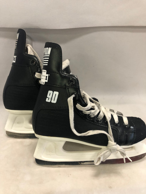 Used CCM CHAMPION 90 Junior Hockey Skate Junior 05 11897-S000146029