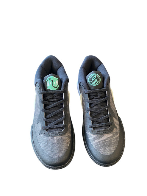 Vist Large View of Product Image Which is Used Nike Basketball Shoes Y None Youth 06.0