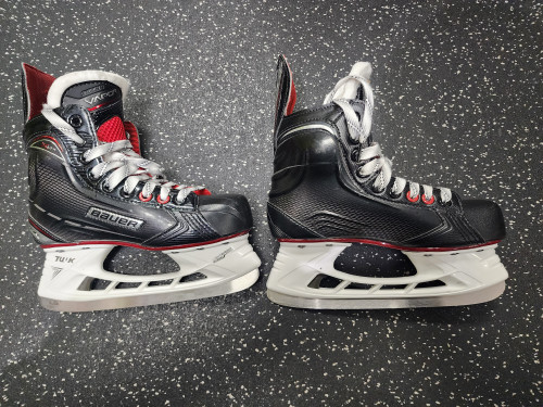 Vist Large View of Product Image Which is Used Bauer VAPOR XLTX Junior Hockey Skate Junior 03 11849-S000026449