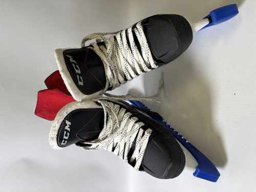 Vist Large View of Product Image Which is Used CCM JETSPEED Junior Hockey Skate Junior 03