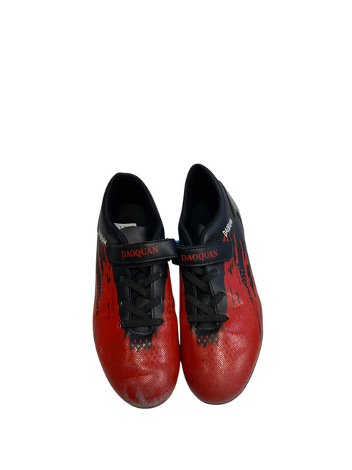 Vist Large View of Product Image Which is Used DAOQUAM Soccer Indoor Shoes Red Senior 7.5