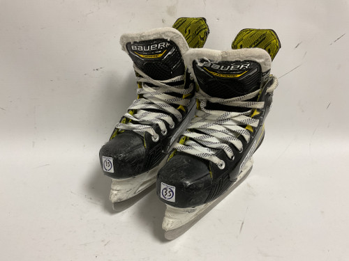 Vist Large View of Product Image Which is Used Bauer SUPREME M4 Intermediate Hockey Skate Intermediate 3.5