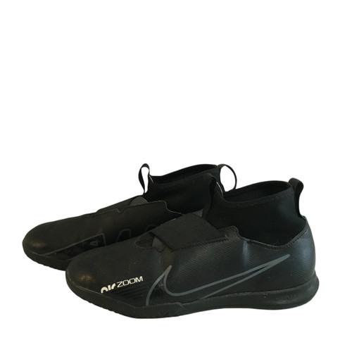 Vist Large View of Product Image Which is Used Nike Soccer Indoor Shoes Black Junior 06