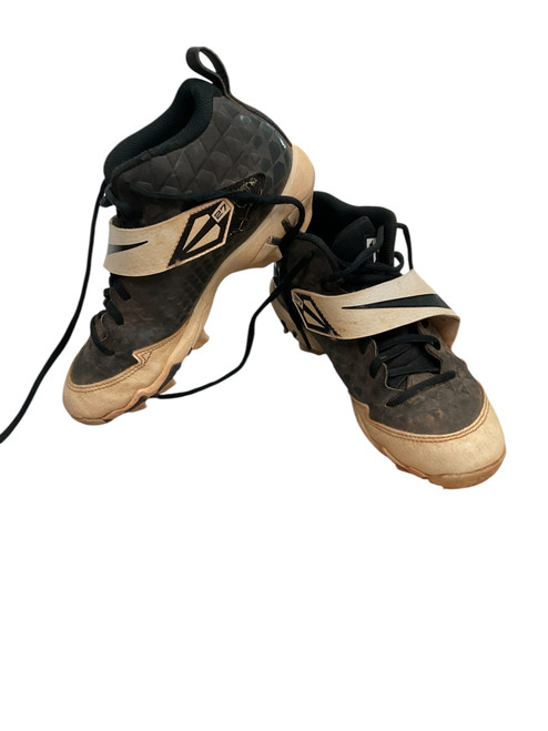 Vist Large View of Product Image Which is Used Nike Fastflex BB Cleats Junior 4.5