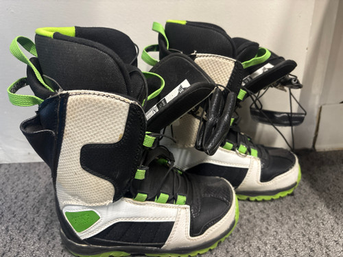 Vist Large View of Product Image Which is Used Sims JR SNOWBOARD BOOTS Boys Snowboard Boots Black Junior 03.5