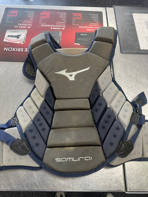 Vist Large View of Product Image Which is Used Mizuno SAMURAI CHEST PROTECTOR 15 Catchers Chest Protector Grey Adult