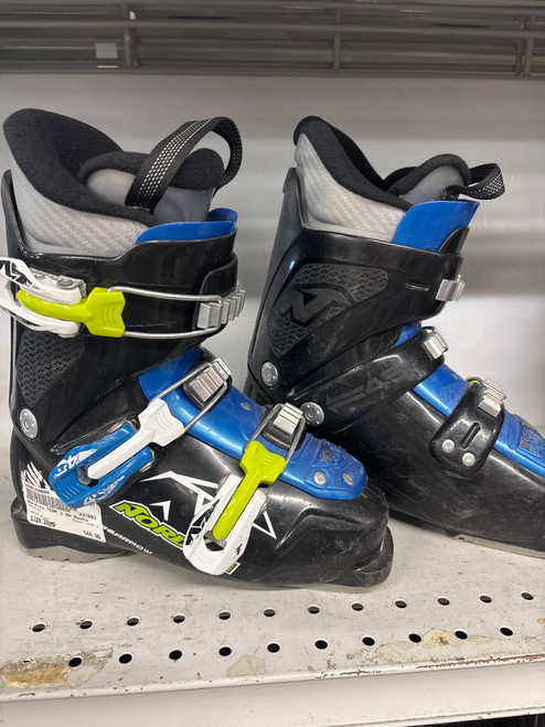 Vist Large View of Product Image Which is Used Nordica TEAM 3 Boys DH Ski Boot Black 200 MP - Y13.5