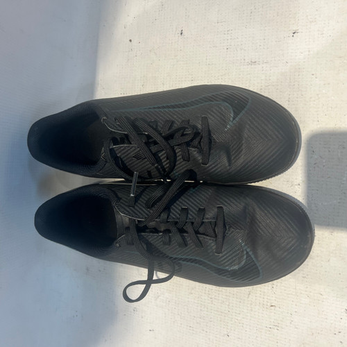 Vist Large View of Product Image Which is Used Nike Soccer Indoor Shoes Black Junior 04.5