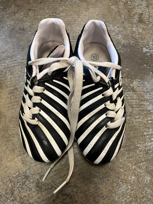 Vist Large View of Product Image Which is Used Eletto Soccer Cleats White And Black Youth 10.0