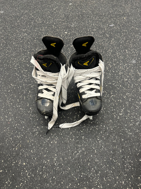 Vist Large View of Product Image Which is Used Easton 75S Youth Hockey Skate Youth 11.5