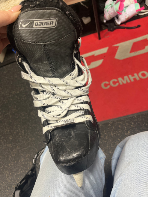 Vist Large View of Product Image Which is Used Bauer SUPREME ONE05 Senior Hockey Skate Senior 5 11337-S000458712