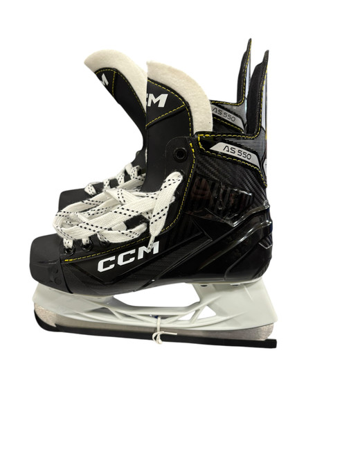 Used CCM AS 550 Junior Hockey Skate Junior 04 11721-S000271023