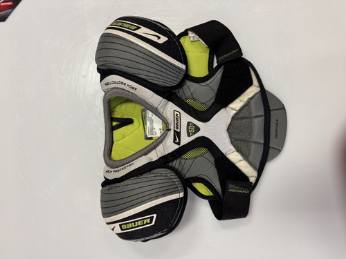 Used Bauer 50 Junior Shoulder Pads SM 11860-S000290224