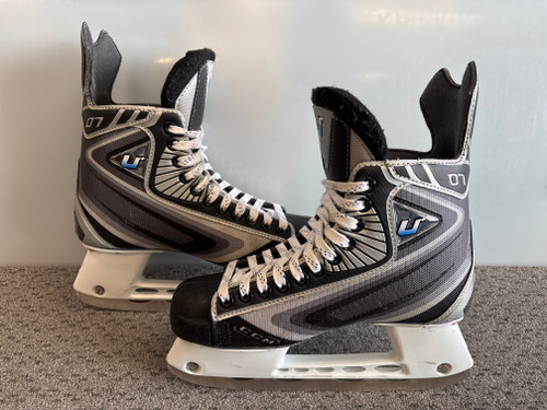 Used CCM U O7 Intermediate Hockey Skate Intermediate 6.0 11858-S000075222
