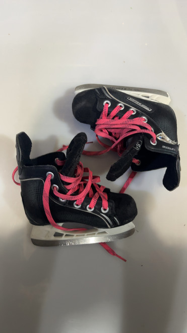 Used Bauer ONE05 Youth Hockey Skate Youth 09.0 11615-S000266069