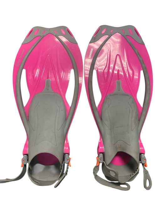Vist Large View of Product Image Which is Used US Divers Underwater Fins Pink MD