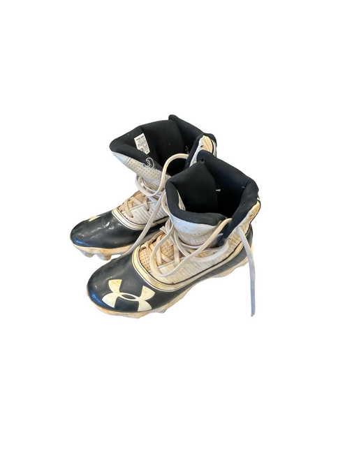 Vist Large View of Product Image Which is Used Under Armour Jr FB Cleats Black Junior 03
