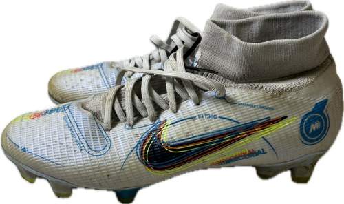 Used Nike Soccer Cleats White Youth 06.5 11894-S000023302 Vist Large View of Product Image Which is Used Nike Soccer Cleats White Youth 06.5