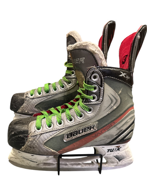 Vist Large View of Product Image Which is Used Bauer X40 Junior Hockey Skate Junior 03 11732-S000352080