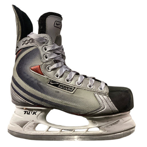 Vist Large View of Product Image Which is Used Bauer VAPOR XXII Intermediate Hockey Skate Intermediate 4.0 11776-S000382976