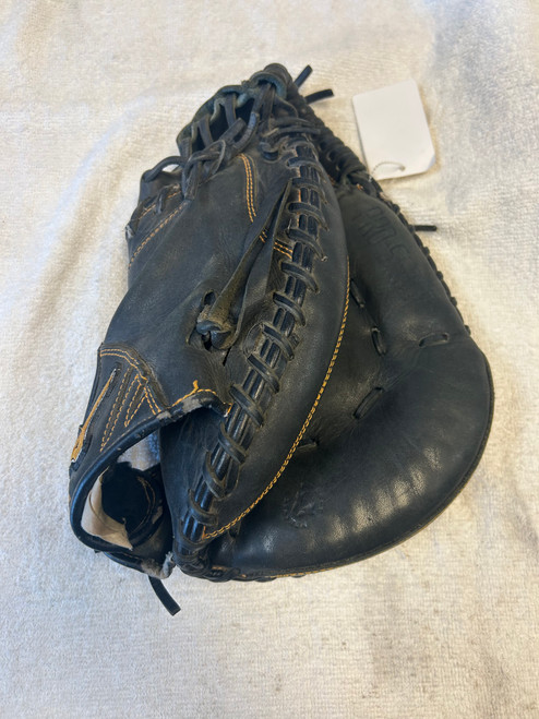 Vist Large View of Product Image Which is Used Mizuno GXC 5OPB2 Baseball Catchers Mitt RH Throw Black 34"