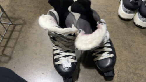 Used CCM RIBCOR 44K Junior Hockey Skate Junior 04.5 11605-S000198526