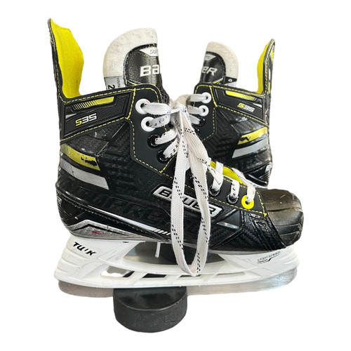 Vist Large View of Product Image Which is Used Bauer SUPREME S35 Junior Hockey Skate Junior 02 11820-S000040364