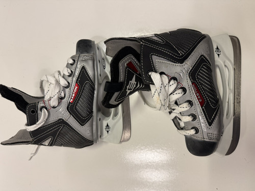 Vist Large View of Product Image Which is Used Easton SE10 Youth Hockey Skate Youth 13.0 11860-S000290737
