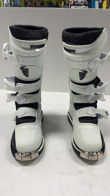 Vist Large View of Product Image Which is Used Thor BLITZ XP Womens Boots White Senior 5