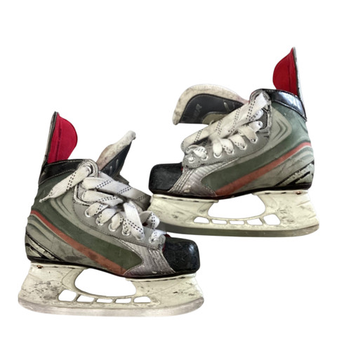 Vist Large View of Product Image Which is Used Bauer VAPOR X 4.0 Intermediate Hockey Skate Intermediate 6.0 11760-S000075331