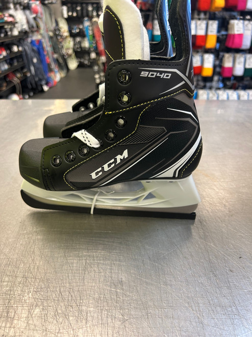 Vist Large View of Product Image Which is Used CCM 9040 Youth Hockey Skate Youth 13.0 11339-S000189112