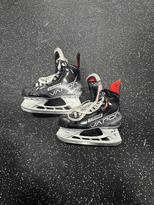 Vist Large View of Product Image Which is Used Bauer VAPOR X3.7 Senior Hockey Skate Senior 6.5