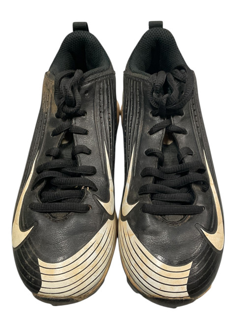 Vist Large View of Product Image Which is Used Nike BB/SB Cleats Molded Junior 01