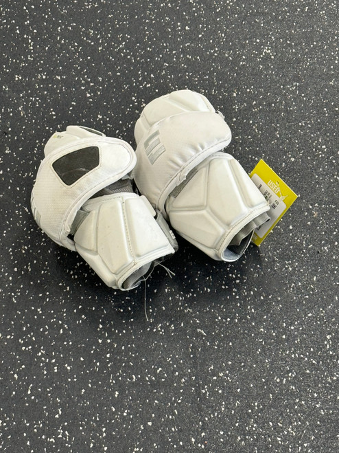 Vist Large View of Product Image Which is Used Epoch INTEGRA ELITE ARM PADS Lacrosse Arm Pads/Guards White MD 11849-S000027586