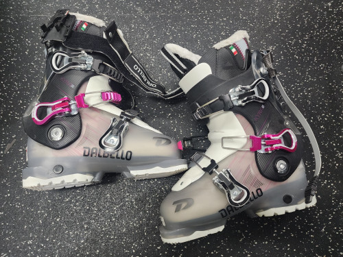 Vist Large View of Product Image Which is Used Dalbello KYRA 85 Womens DH Ski Boot Green And Chrome 225 MP - J04.5 - W5.5 11849-S000027611