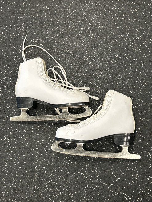 Used American Athletic FIGURE SKATES WomensFigure Skate White Senior 7 11726-S000280888 Vist Large View of Product Image Which is Used American Athletic FIGURE SKATES WomensFigure Skate White Senior 7