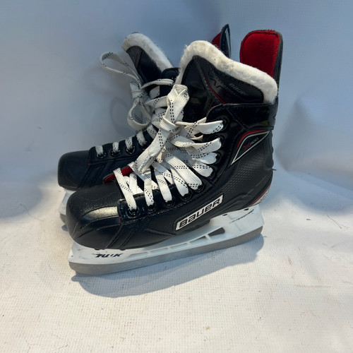 Vist Large View of Product Image Which is Used Bauer VAPOR Junior Hockey Skate Junior 02