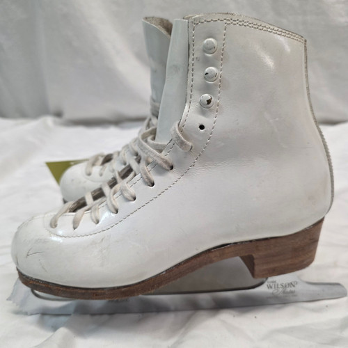 Vist Large View of Product Image Which is Used SP TERI Girls Figure Skate White Junior 03