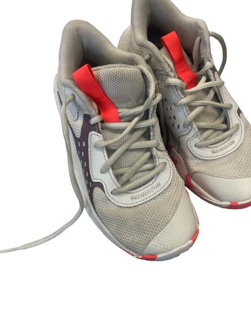 Vist Large View of Product Image Which is Used Under Armour Basketball Shoes Y White Junior 04 11682-S000115129