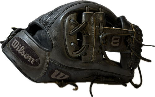 Used Wilson A2000 BB/SB Glove RH Throw Black 11 1/2" 11894-S000024556