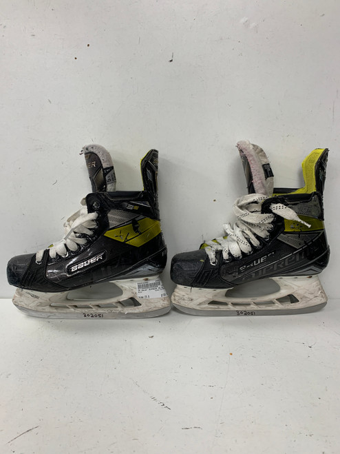 Used Bauer SUPREME 3S Intermediate Hockey Skate Intermediate 5.5 11891-S000302051