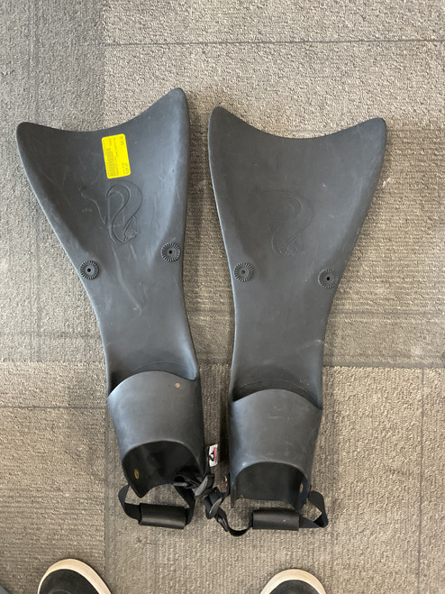 Vist Large View of Product Image Which is Used FACEFIN FINS Underwater Fins Black LG